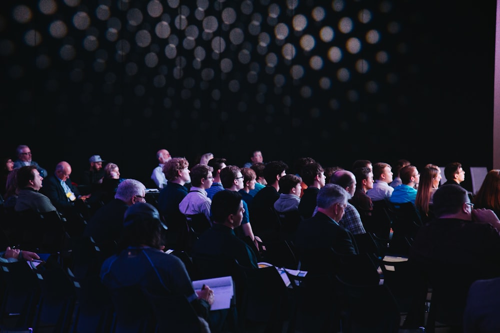 Plateia em auditório de congresso
